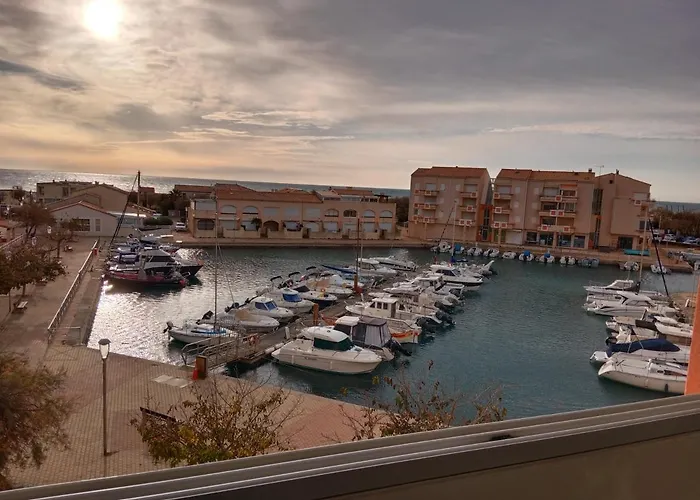 Superbe Appartement Avec Vue Sur La Mer Et Port